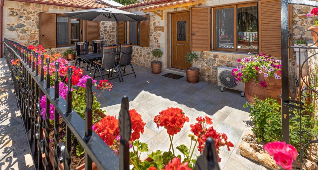 Wood And Stone Apartman Tsikalaria  Kültér fotó