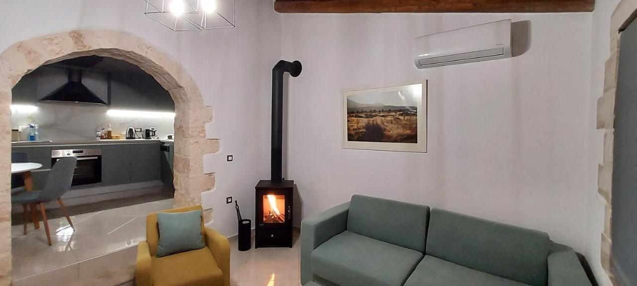 Wood And Stone Apartman Tsikalaria  Kültér fotó